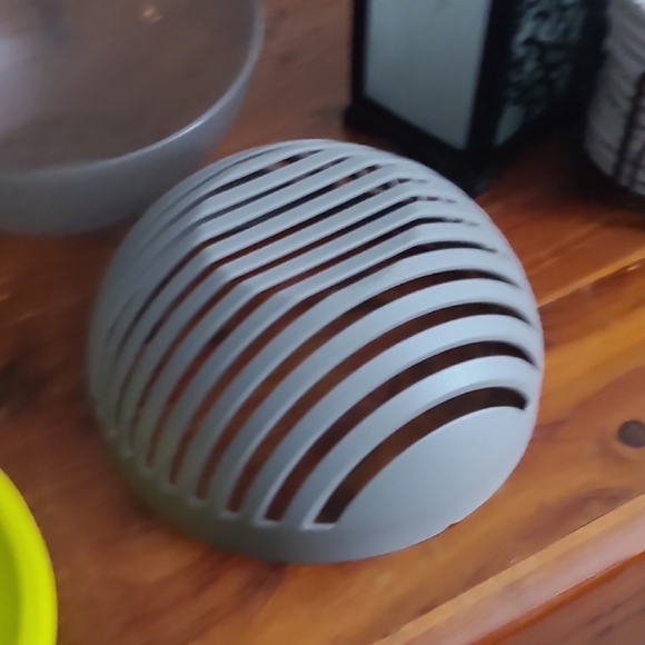 Pampered Chef Salad Cutting Bowl - Picture 8 of 9